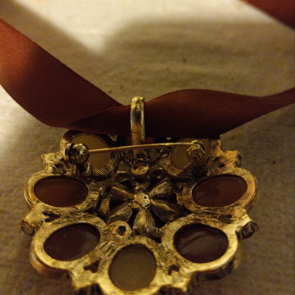 Used,not new,never worn copper satin grosgrain ribbon necklace with drop pendant - Picture 3 of 3